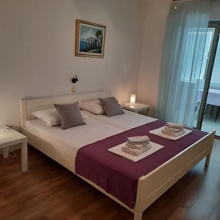 Bed & Breakfast And Vinko 3*