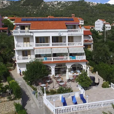 Bed & Breakfast And Vinko 3*