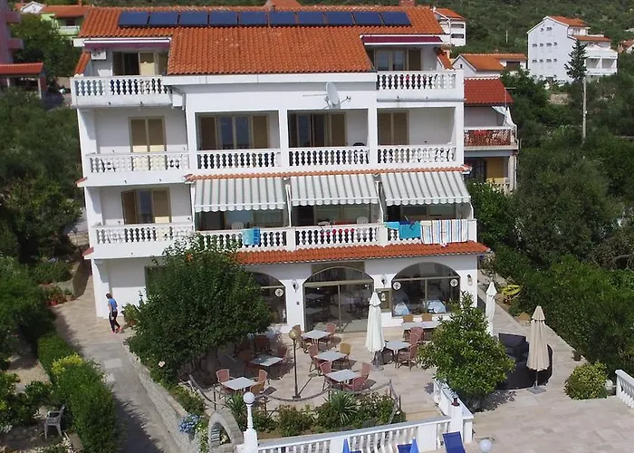 Bed & Breakfast And Vinko 3*