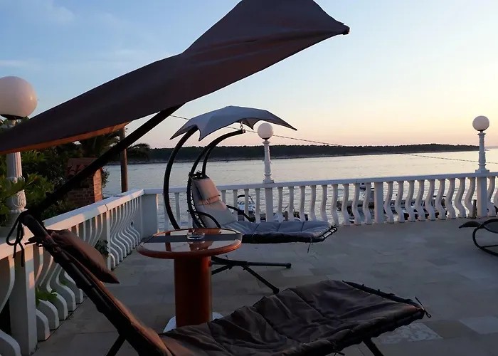 And Vinko Bed & Breakfast