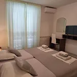 And Vinko Bed & Breakfast 3*
