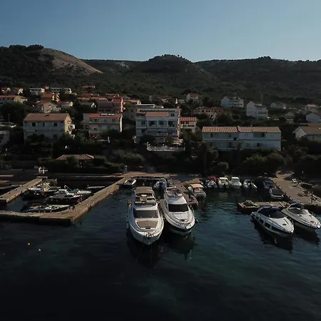 Nocleg ze śniadaniem And Vinko 3*