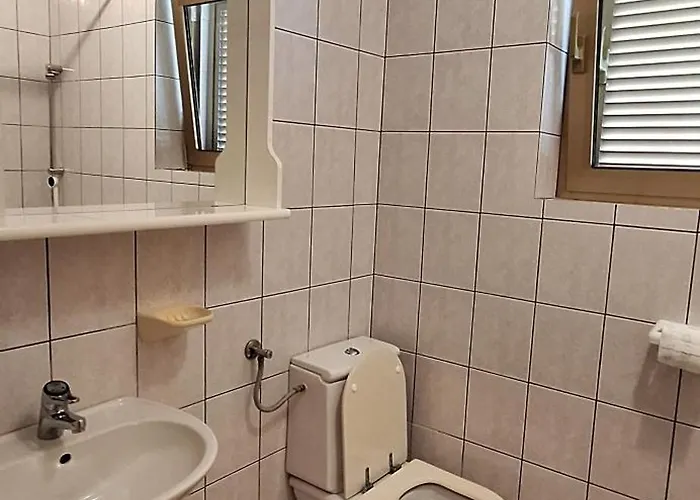 And Vinko Nocleg ze śniadaniem