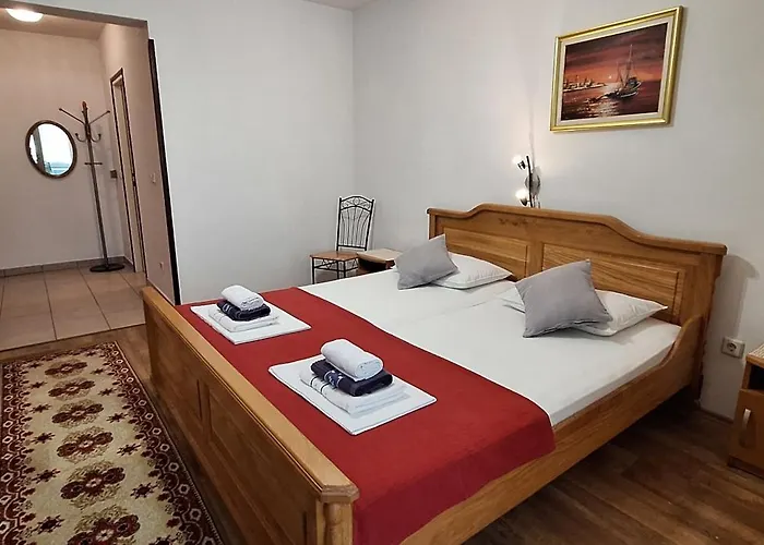 And Vinko Nocleg ze śniadaniem 3*